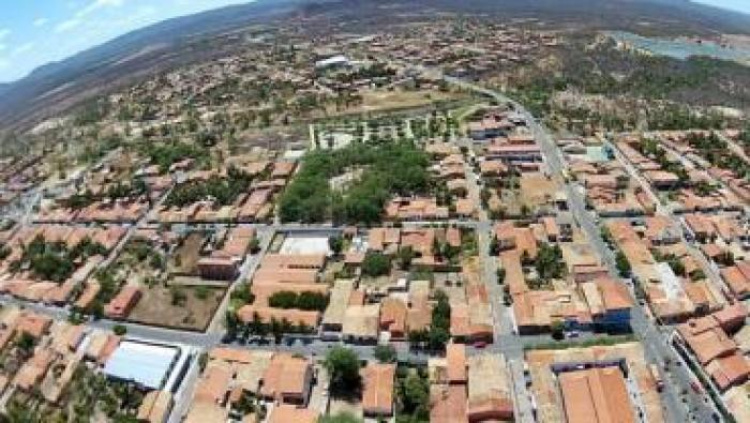 Imagem aérea da cidade de São Miguel do Tapuio, no Piauí.