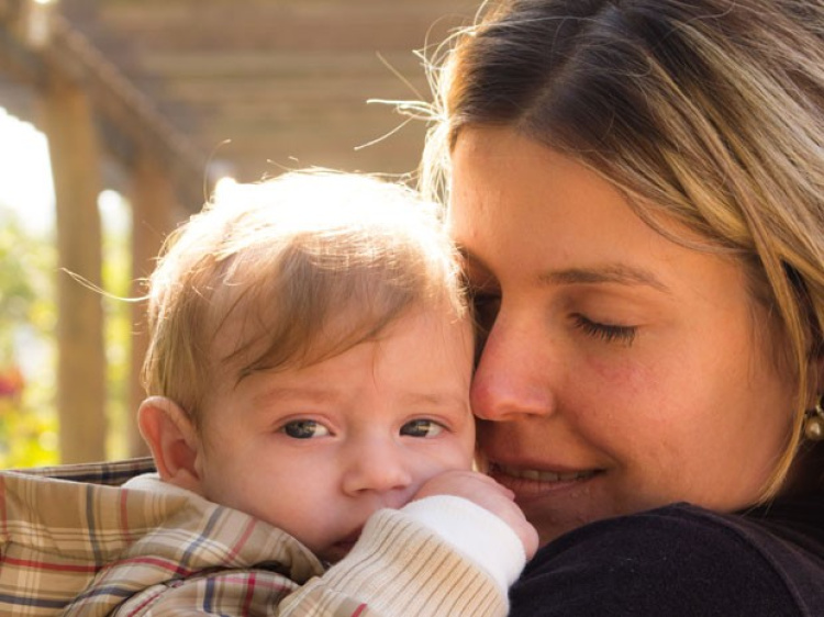 Júlia Rocha com o filho Arthur (Foto: Júlia Rocha/Arquivo pessoal)