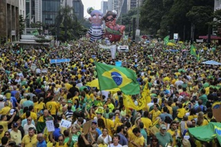 Foto: Sebastiao Moreira,  ato pelo impeachment na avenida Paulista. 