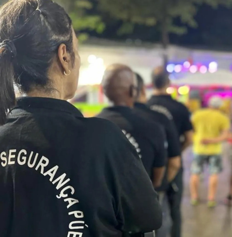 Mulher é presa em flagrante após chamar ambulante de macaco no carnaval de Salvador — Foto: SSP-BA/Divulgação