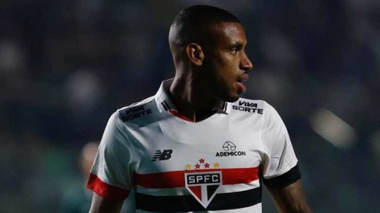 O São Paulo Futebol Clube está entre os times que seguem na disputa da Copa do Brasil; na imagem, jogador do clube paulista.