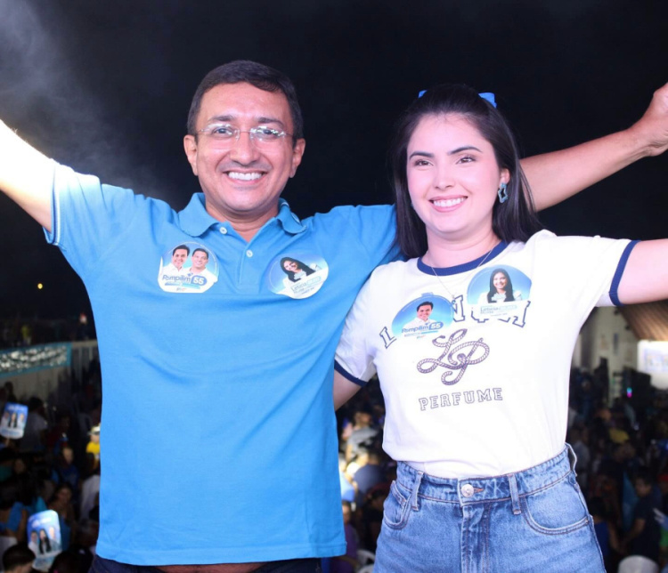 Na foto; Cardoso e Leticia em comício da Coligação Avança São Miguel/Divulgação.