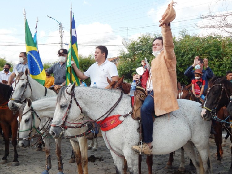 Festa tradicional-cultual em homenagem ao Dia do Vaqueiro em São Miguel do Tapuio, no Piauí/Foto: Tapuio Notícias 