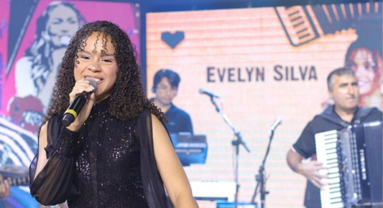 Evelyn Silva é a mais nova voz da banda Mastruz com Leite - Foto: Divulgação