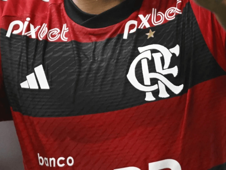 Pixbet ocupa o omoplata do uniforme do Flamengo — Foto: André Durão