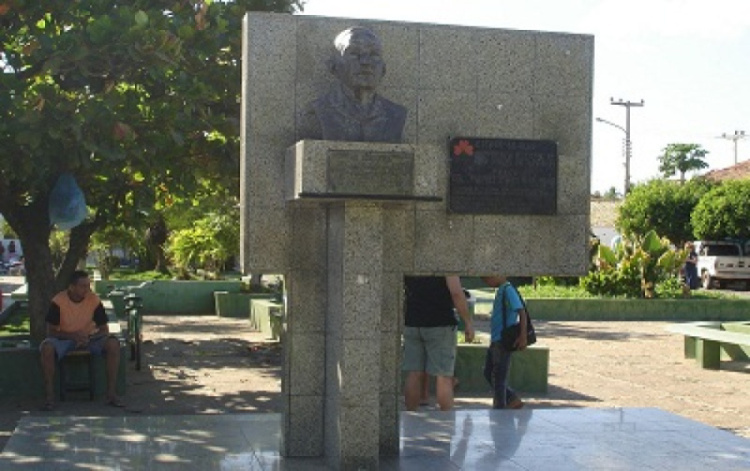 Busto do fundador da cidade de SMT (Manuel Evaristo de Paiva).